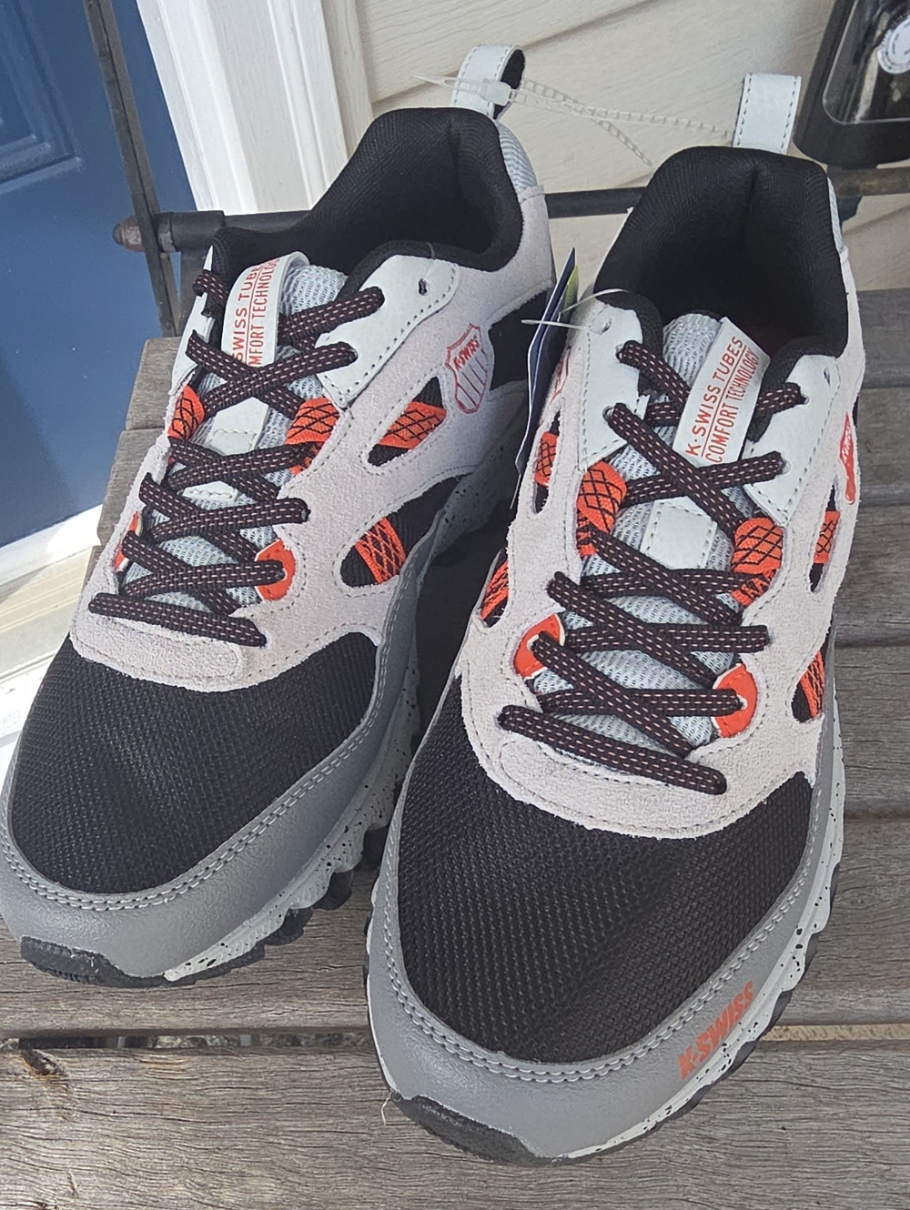 NWT K-Swiss Men's Black, Gray & Orange Athletic Sneakers - Size 7.5